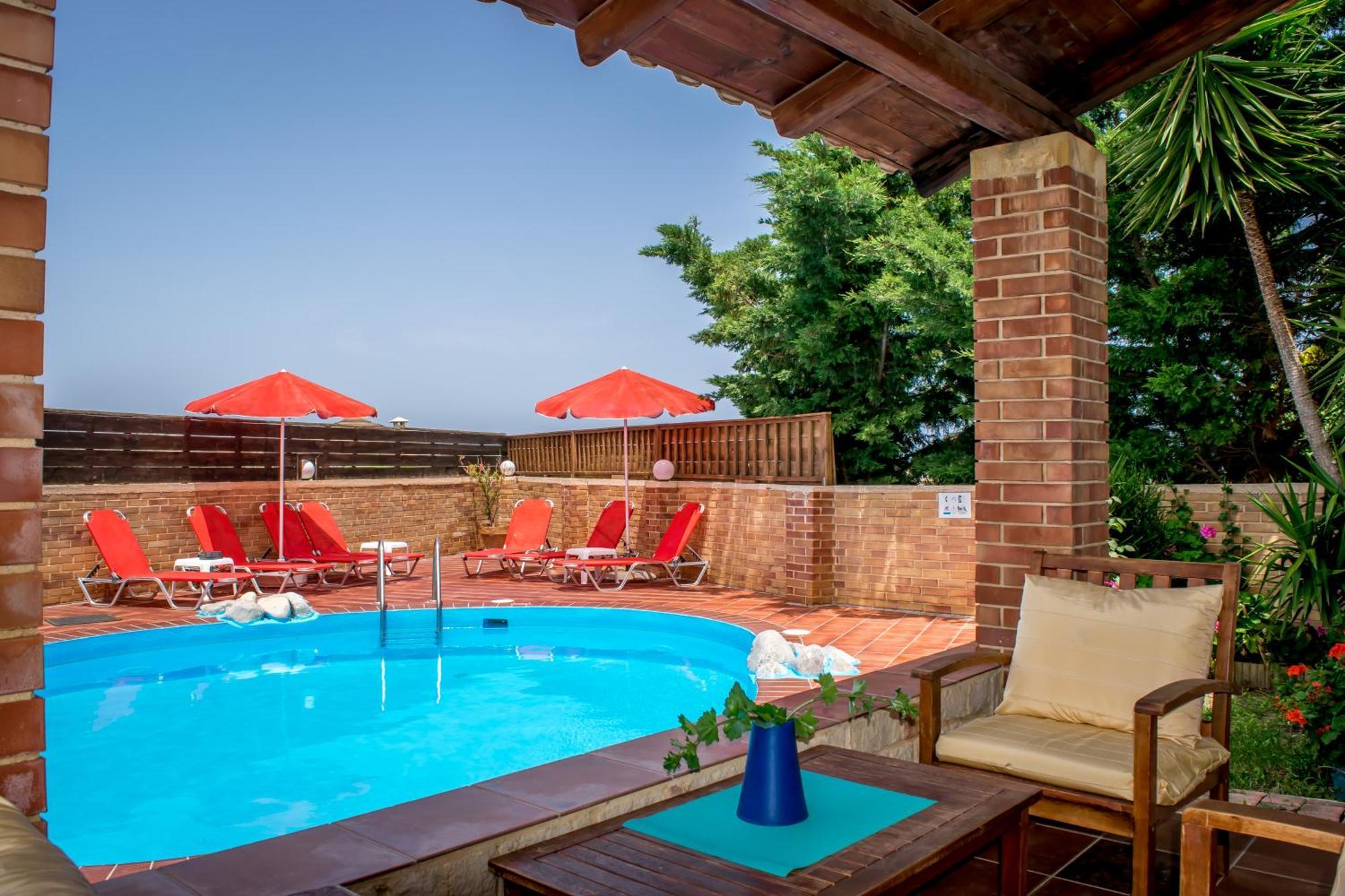 Villa Niriides Luxury *