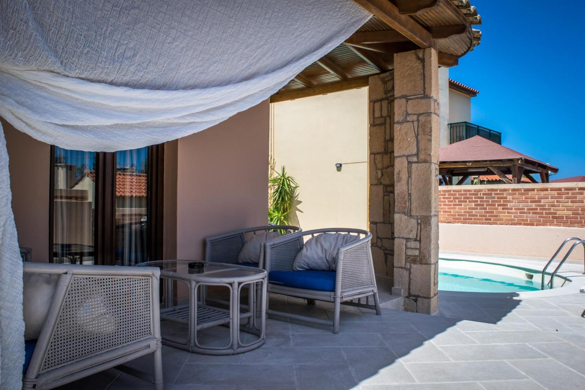 Villa Niriides Luxury
