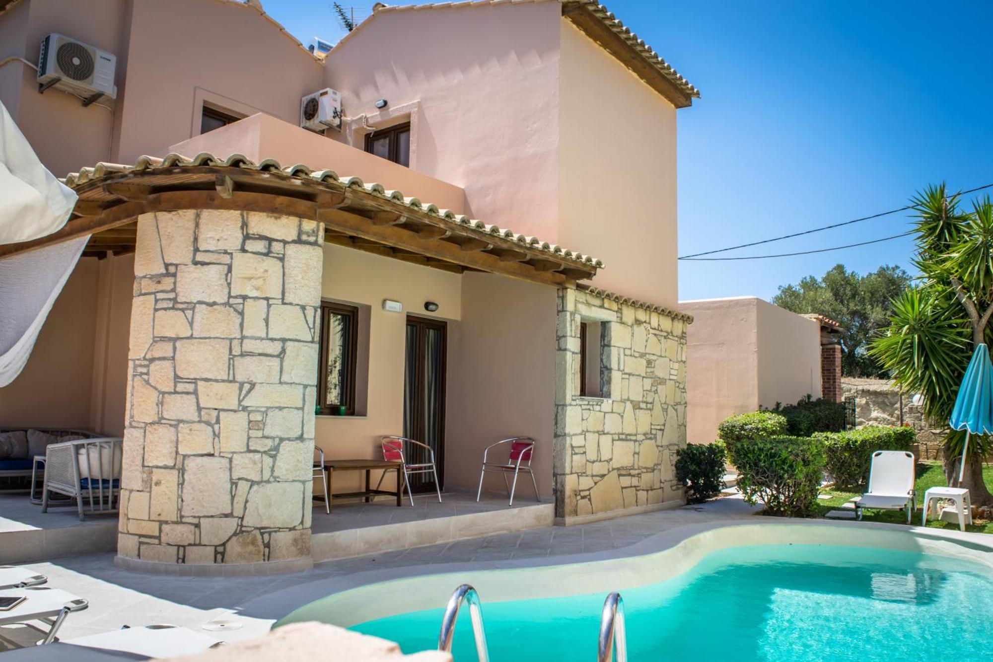 Niriides Luxury Villa *