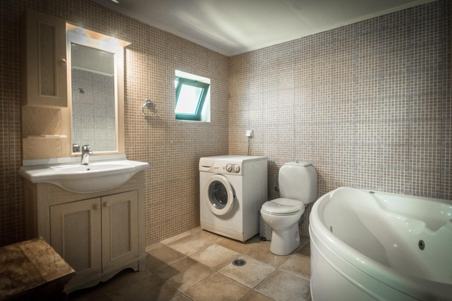 Niriides Luxury Villa *